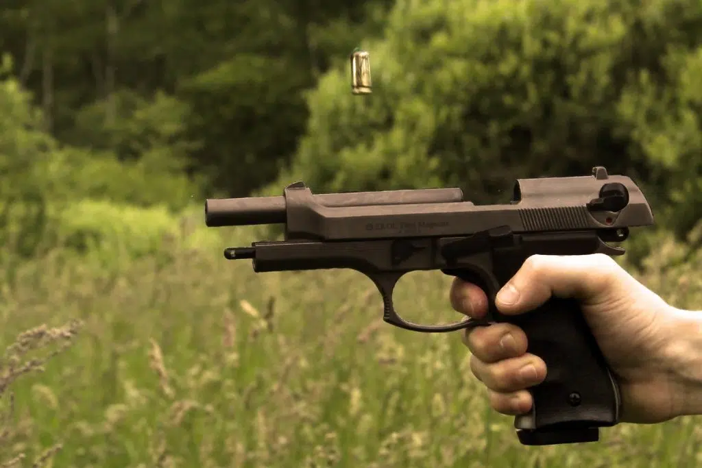 Pistolet à plomb