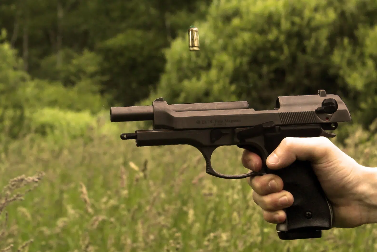 Pistolet à plomb
