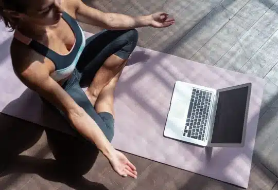 Pourquoi choisir une formation de Yin Yoga en ligne ?