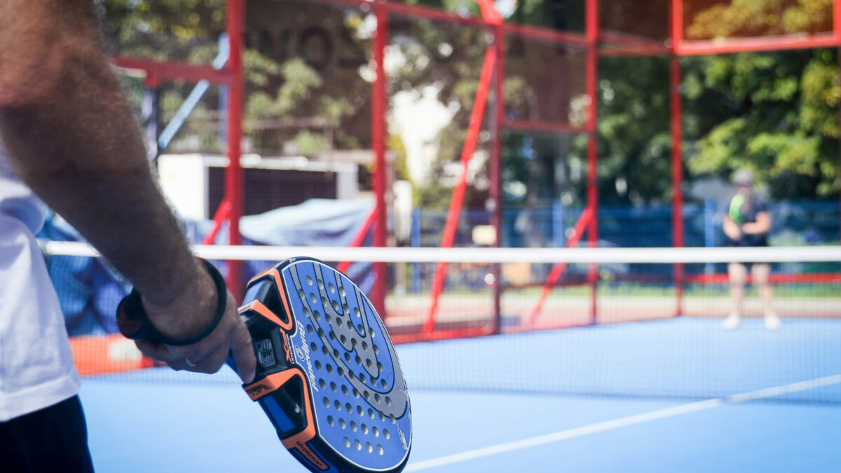 Comment bien s'équiper pour le padel ?