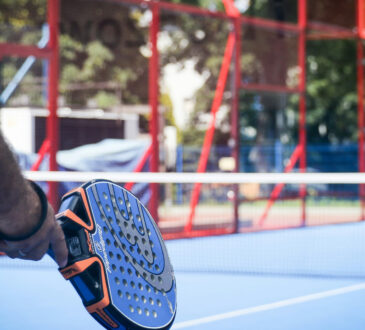 Comment bien s'équiper pour le padel ?