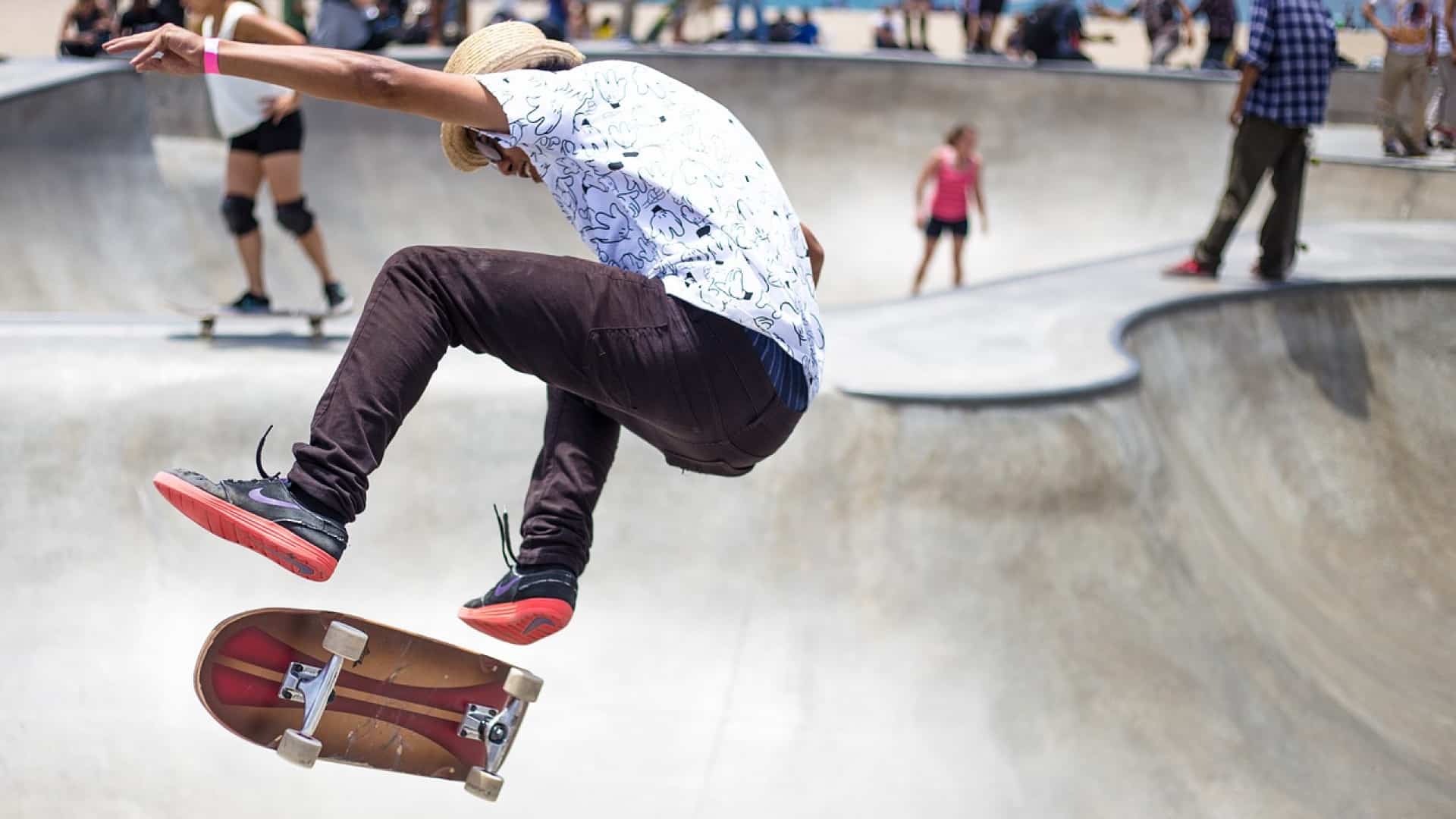 Connaissiez-vous le surfskate, la nouvelle pratique à la mode ?