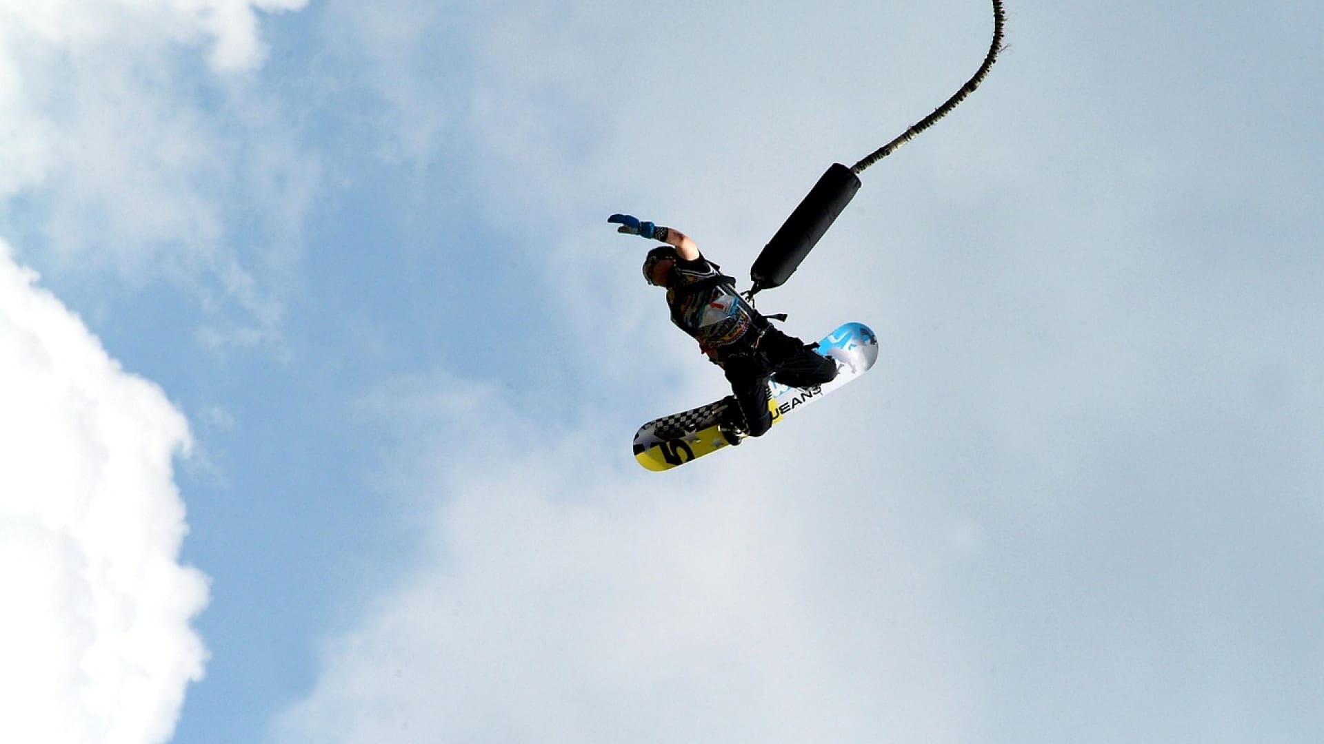 Optez pour un saut à l’élastique en tandem