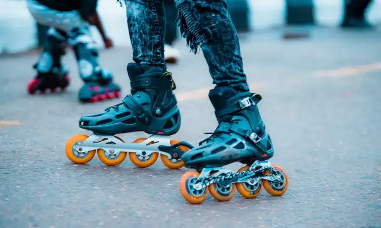 Une paire de rollers