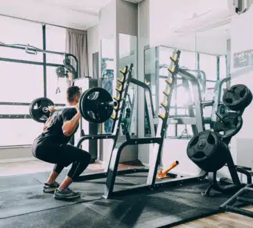 Quel type d'activité physique est pratiqué dans uen salle de sport à Besançon ?